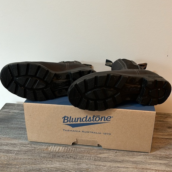 Unisex Blundstone Boots - Picture 3 of 3